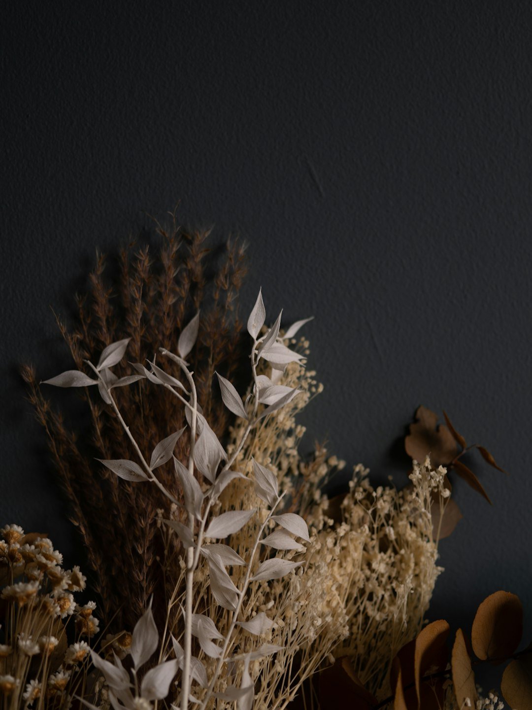 The Emotional Journey Through Time: The Impact of Seeing Preserved Flowers - Artisan Palace