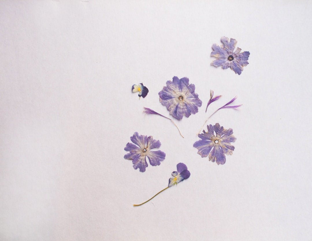 A Blooming Marvel: Your Guide to Choosing the Right Flowers for Preservation - Artisan Palace