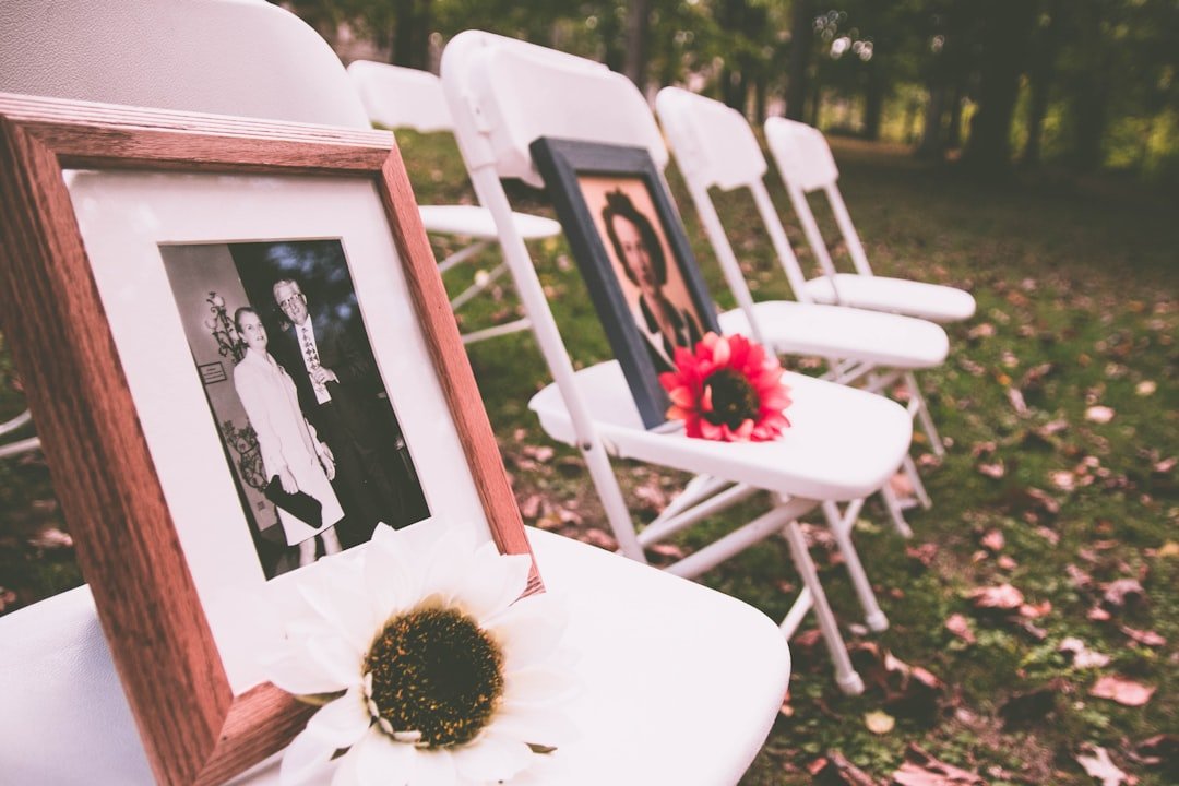 Preserving Memories: Unique Ways to Preserve Memorial Flowers - Artisan Palace