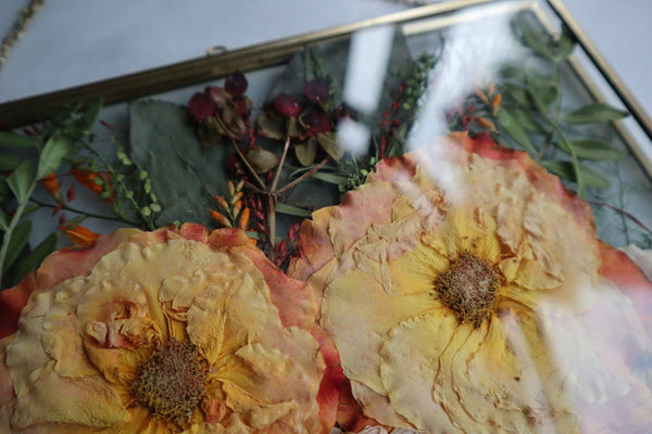Pressed Flower Preservation Hanging Metal Wooden Frame