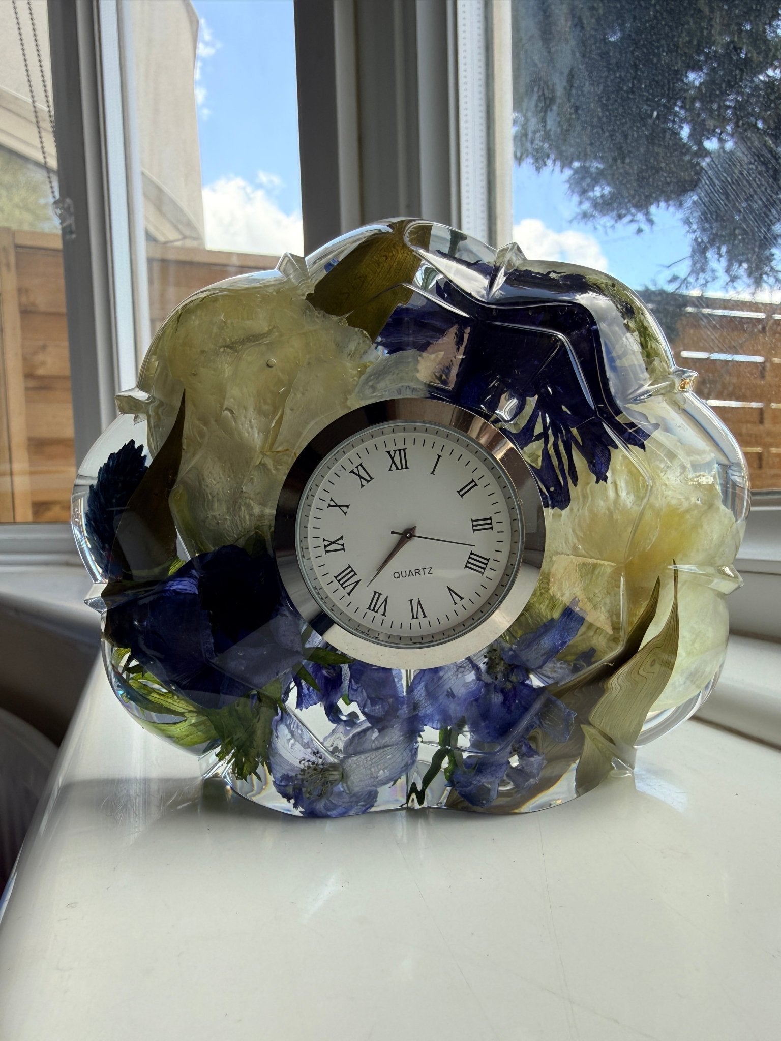 Resin Flower Clock - Artisan Palace